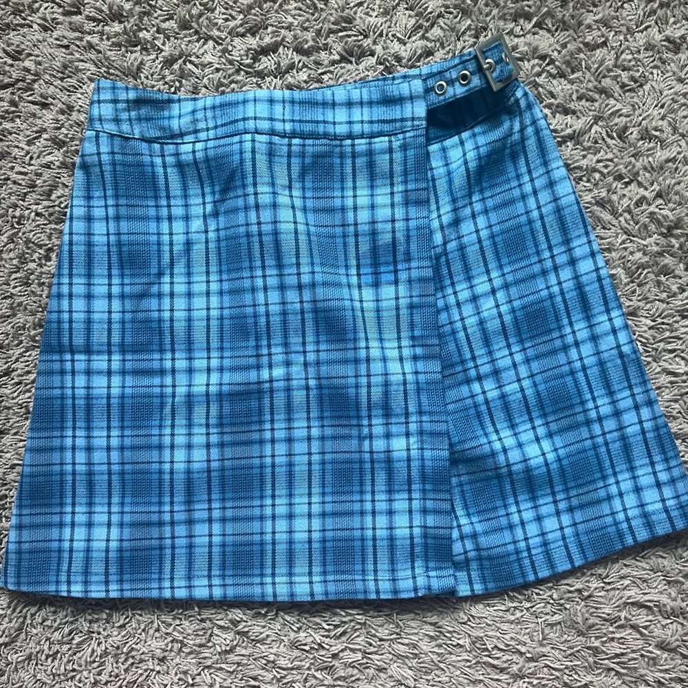 John Galt Blue Hued Plaid Women's Mini “Wrap” Skirt W/ Waist Buckle Detail. - Picture 2 of 9